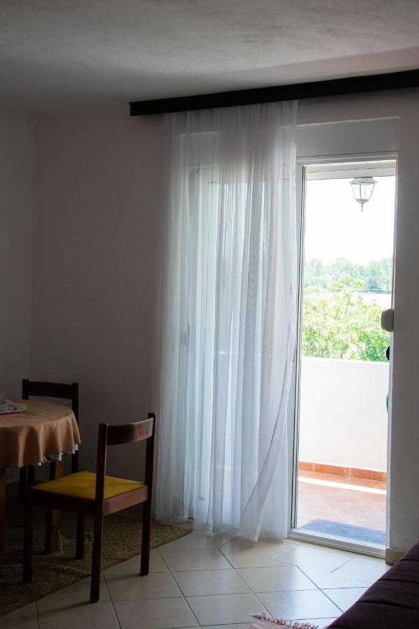 Luce Di Sole Apartment Ούλτσιν Εξωτερικό φωτογραφία